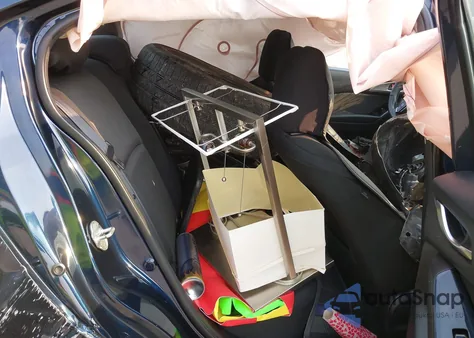 2017 Mazda Mazda3 4-Door Sport z USA, uszkodzony, nr VIN 3MZBN1U72HM105684